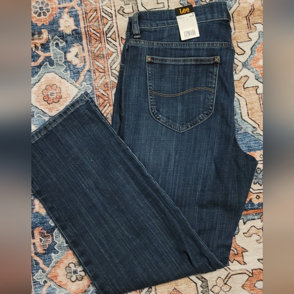 Lee 16 Short Stretch Denim Jeans NWT Mid Rise Straight Leg